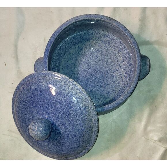 Vintage 2 QT Blue White Spongewear Casserole Dish With Lid 8" Slow Cook - Picture 1 of 5